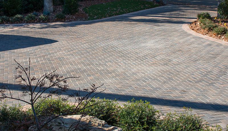 Keystone Holland Stone 4x8 concrete pavers in herringbone pattern