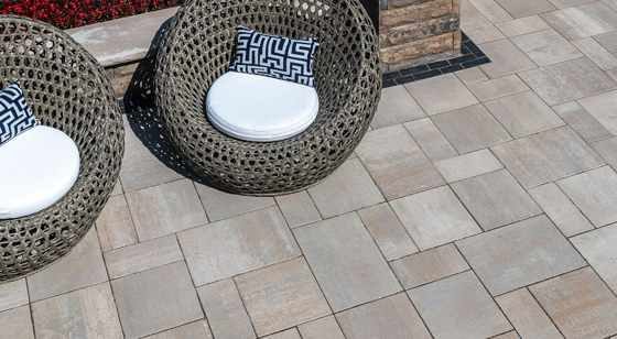 Unilock Beacon Hill Smooth paver in Bavarian